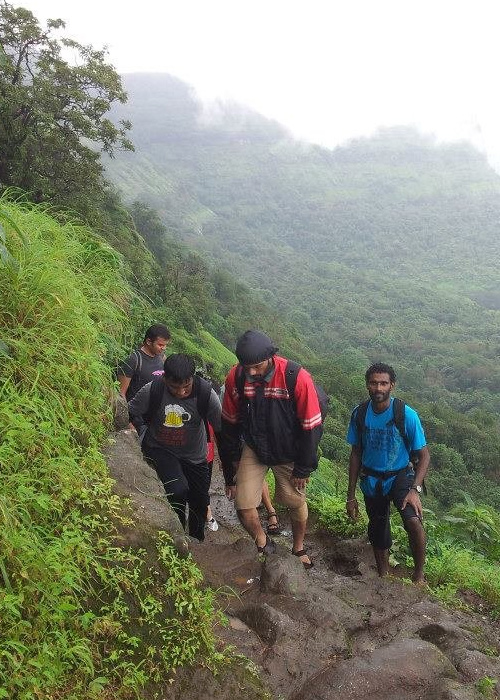TREKKING